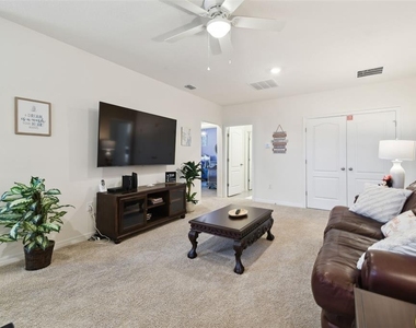 7704 Oakmoss Loop - Photo Thumbnail 34
