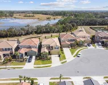 7704 Oakmoss Loop - Photo Thumbnail 76