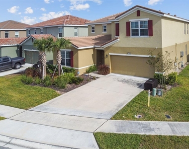 7704 Oakmoss Loop - Photo Thumbnail 85