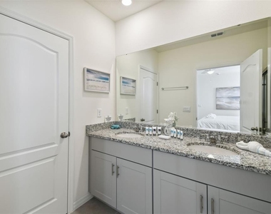 7704 Oakmoss Loop - Photo Thumbnail 18