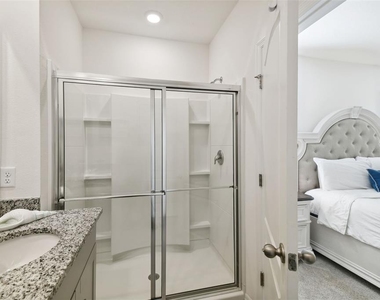 7704 Oakmoss Loop - Photo Thumbnail 19