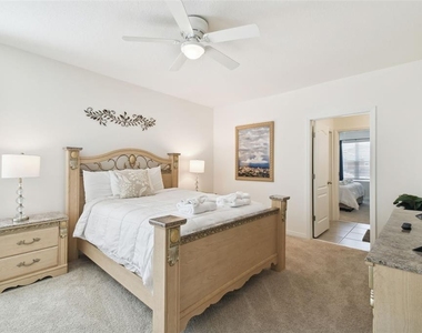 7704 Oakmoss Loop - Photo Thumbnail 13