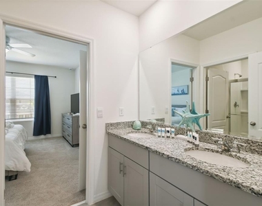 7704 Oakmoss Loop - Photo Thumbnail 11