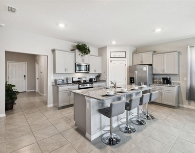 7704 Oakmoss Loop - Photo Thumbnail 45