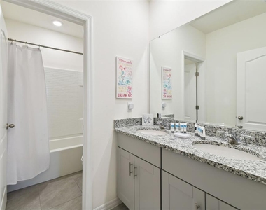 7704 Oakmoss Loop - Photo Thumbnail 23