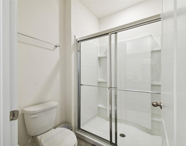 7704 Oakmoss Loop - Photo Thumbnail 9