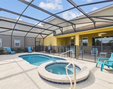 7704 Oakmoss Loop - Photo Thumbnail 70