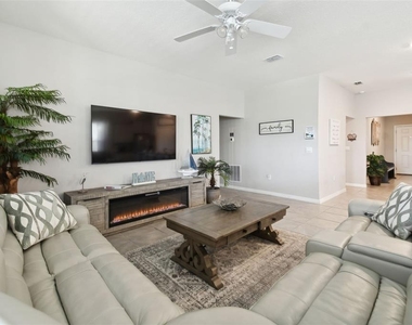 7704 Oakmoss Loop - Photo Thumbnail 54