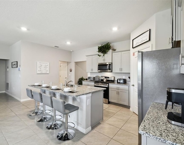 7704 Oakmoss Loop - Photo Thumbnail 47