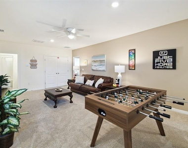 7704 Oakmoss Loop - Photo Thumbnail 32