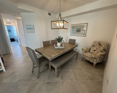 12240 Wellen Golf Street - Photo Thumbnail 11