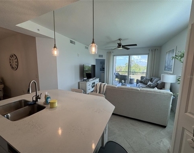 12240 Wellen Golf Street - Photo Thumbnail 7