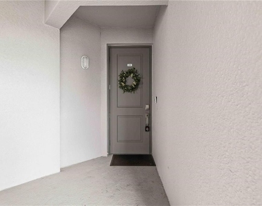 12240 Wellen Golf Street - Photo Thumbnail 2