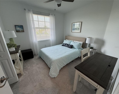 12240 Wellen Golf Street - Photo Thumbnail 15