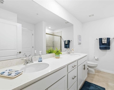 12240 Wellen Golf Street - Photo Thumbnail 16