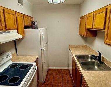 6519 W Newberry Road - Photo Thumbnail 7