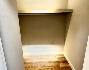 6519 W Newberry Road - Photo Thumbnail 12