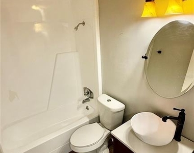 6519 W Newberry Road - Photo Thumbnail 14