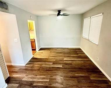 6519 W Newberry Road - Photo Thumbnail 6