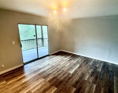6519 W Newberry Road - Photo Thumbnail 5