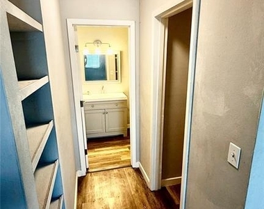 6519 W Newberry Road - Photo Thumbnail 13