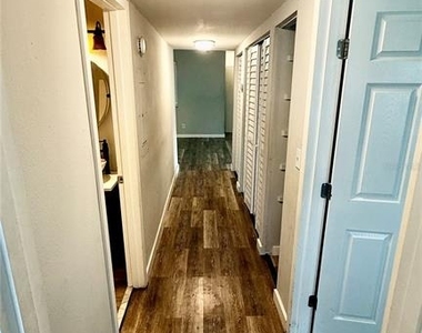 6519 W Newberry Road - Photo Thumbnail 11