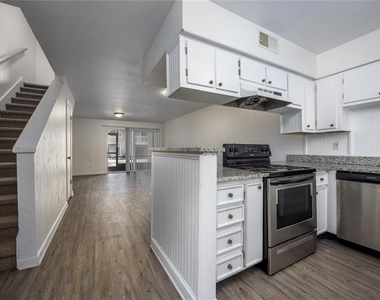 4411 Sw 34th Street - Photo Thumbnail 2