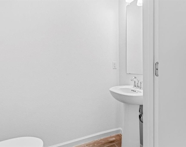 698 Nw 126th Terrace - Photo Thumbnail 6