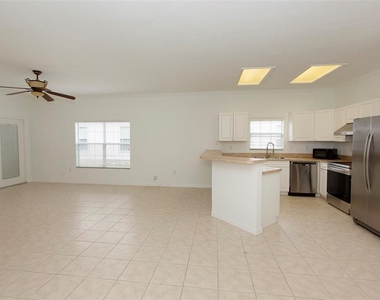 7952 Nw 51st Way - Photo Thumbnail 4