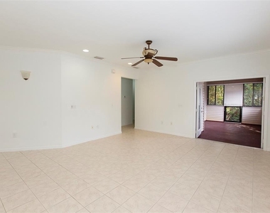 7952 Nw 51st Way - Photo Thumbnail 7