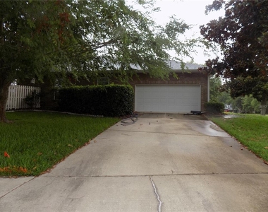 11903 Nw 9th Road - Photo Thumbnail 3