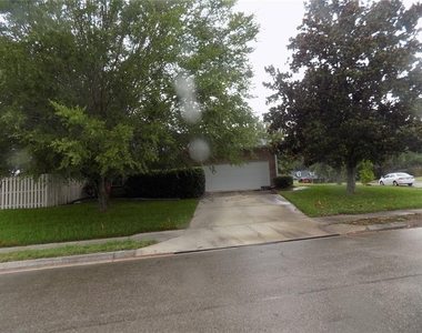 11903 Nw 9th Road - Photo Thumbnail 2