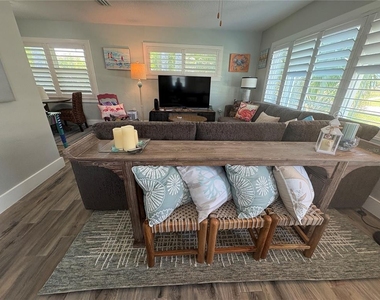 1517 S Central Avenue - Photo Thumbnail 1