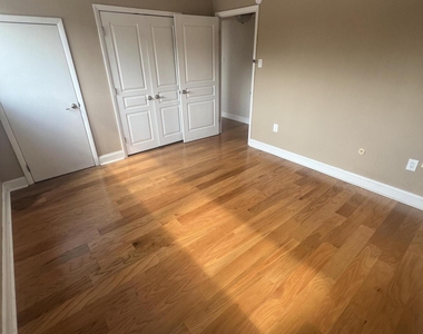 220 Linden Street - Photo Thumbnail 6