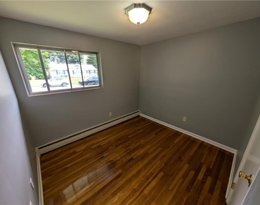 230 Diamond Street - Photo Thumbnail 15