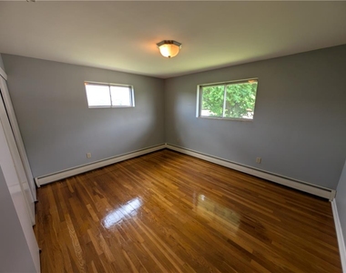 230 Diamond Street - Photo Thumbnail 11