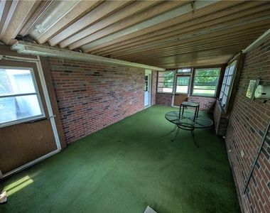 230 Diamond Street - Photo Thumbnail 9