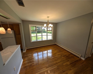 230 Diamond Street - Photo Thumbnail 4