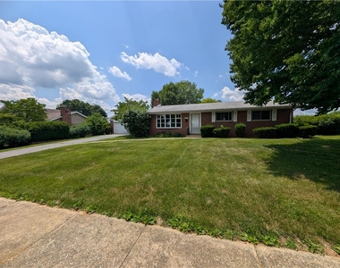 230 Diamond Street - Photo Thumbnail 1