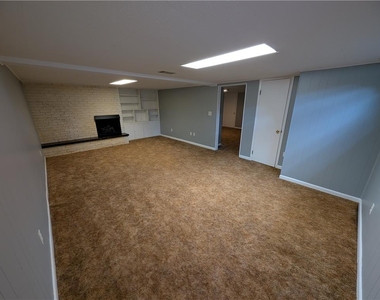 230 Diamond Street - Photo Thumbnail 24