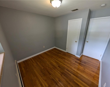 230 Diamond Street - Photo Thumbnail 16