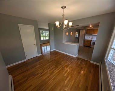 230 Diamond Street - Photo Thumbnail 6