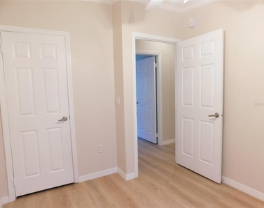 200 Columbia Street - Photo Thumbnail 9