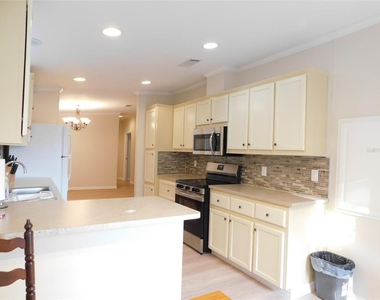 200 Columbia Street - Photo Thumbnail 1