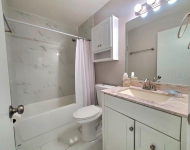 7855 W Price Boulevard - Photo Thumbnail 15