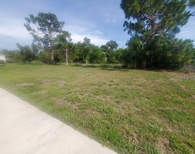 7855 W Price Boulevard - Photo Thumbnail 12