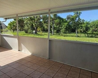 7855 W Price Boulevard - Photo Thumbnail 3