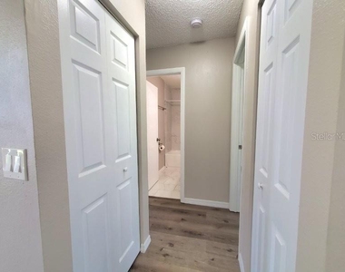 7855 W Price Boulevard - Photo Thumbnail 14