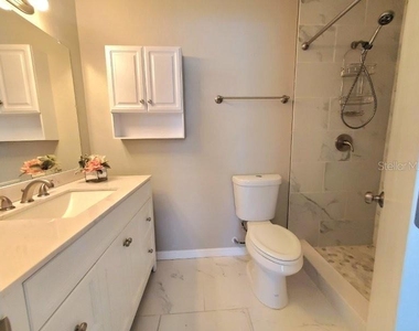 7855 W Price Boulevard - Photo Thumbnail 13