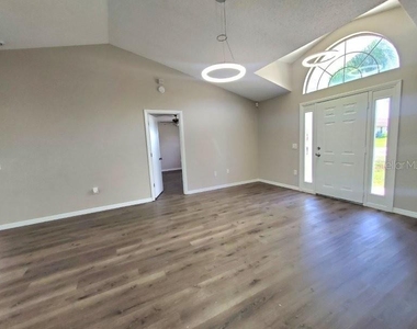 7855 W Price Boulevard - Photo Thumbnail 7